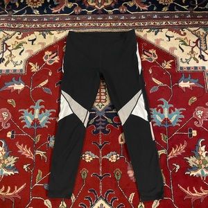 Fabletics Anywhere High Waisted Leggings